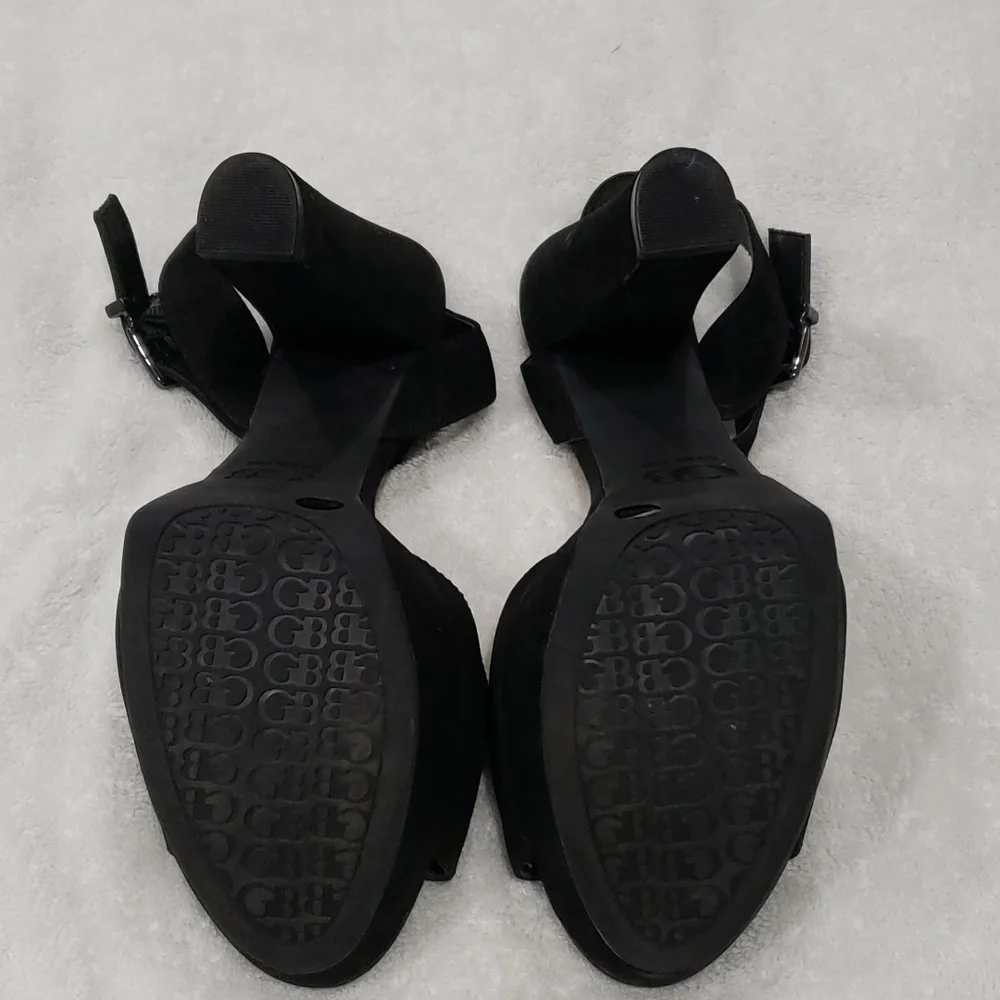 Gianni Bini Black platform chunky heel. Size 8.5M